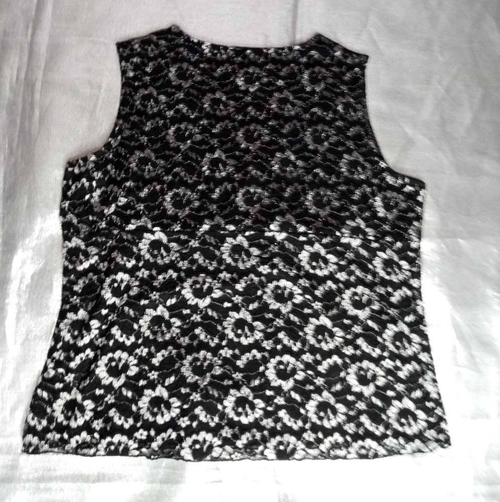 Amanda Smith Lace Top - Picture 4 of 7